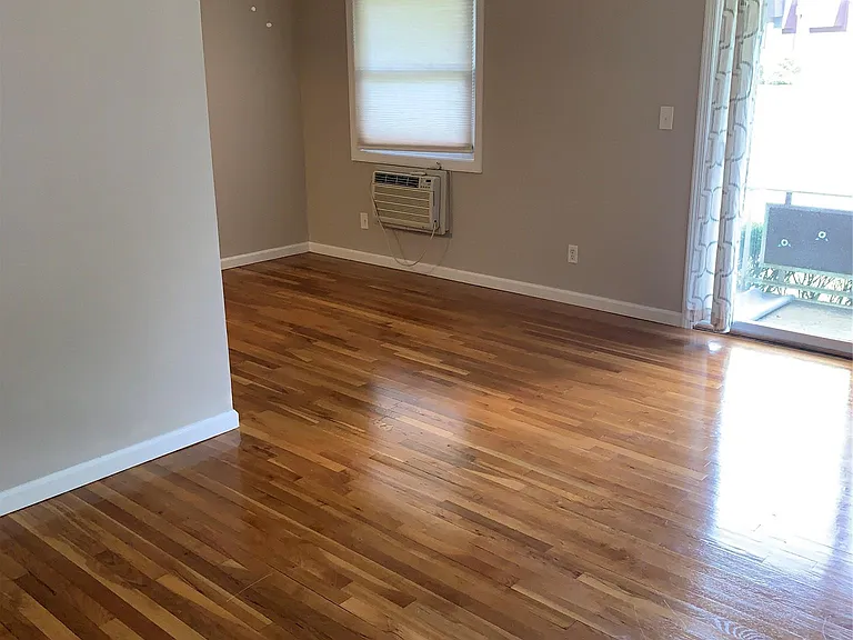 10 Oxford Dr #10 — Photo 11