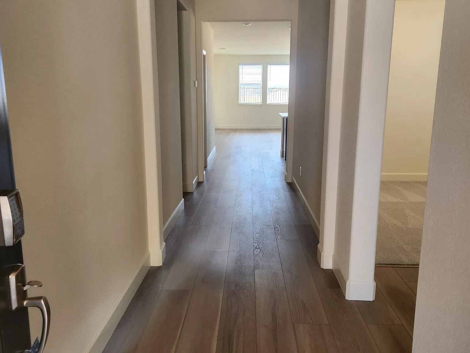 3 bed, 1721 sqft, $3,095 — Photo 4