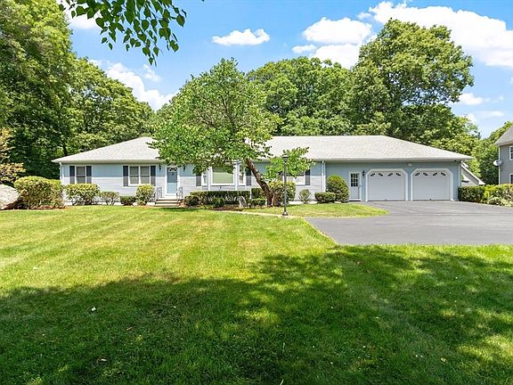 3rd image of 65 Blithewood Ave