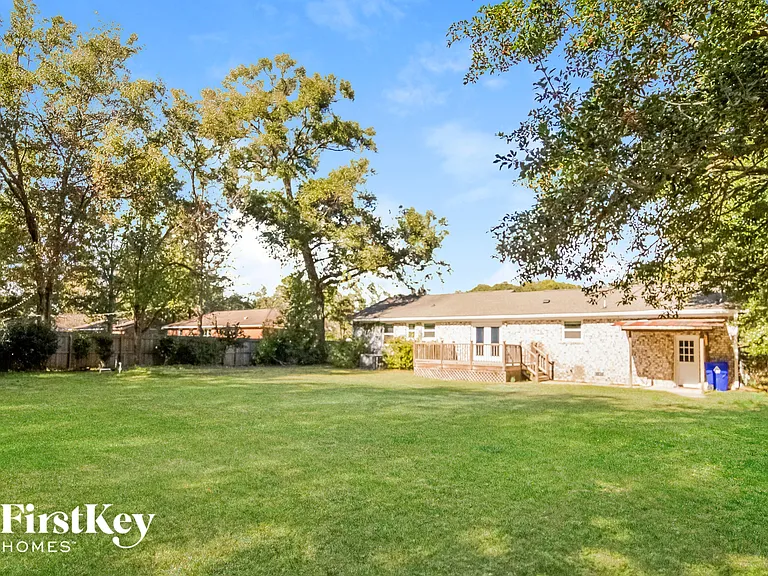 729 Harbor View Rd — Photo 15