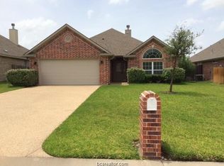 102 Walcourt Loop, College Station, TX 77845