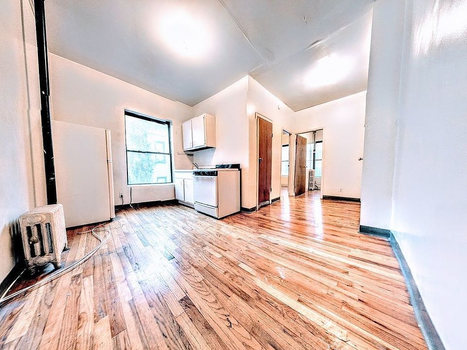 1st image of 328 E 14th St #15C