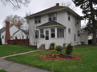 930 N 8th St, Bismarck, ND 58501