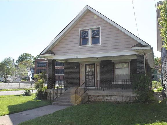 2nd image of 700 N 8th St