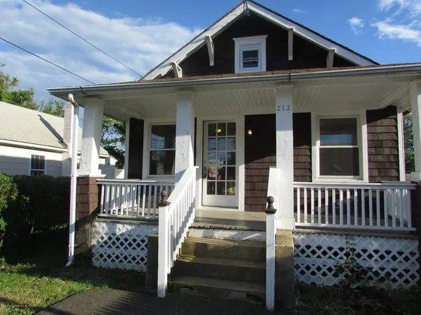 212 Roosevelt Ave, Oakhurst, NJ 07755