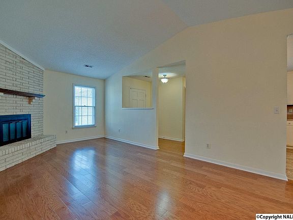4th image of 1030 Sharpsburg Dr SE