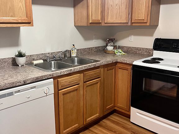 5th image of 4208 Shore Dr #4