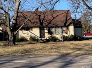 375 N 9th St, Lewiston, NY 14092