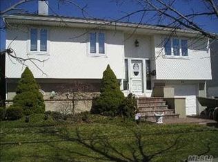 35 E 1st St, Freeport, NY 11520