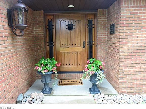2nd image of 564 Meadow Ln