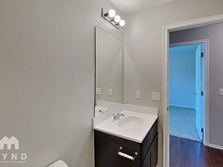 1724 Lanesboro Dr — Photo 14
