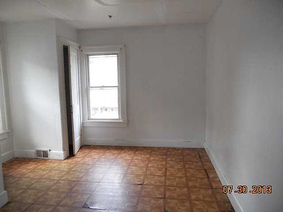 3rd image of 27 Florence Ave