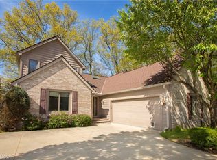 29220 Inverness Dr, Bay Village, OH 44140