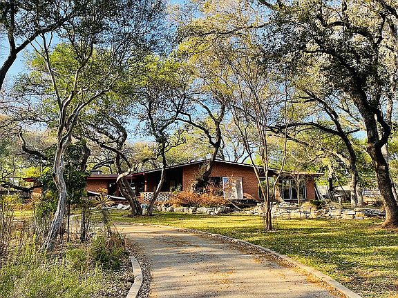 5th image of 114 Paso Del Norte St