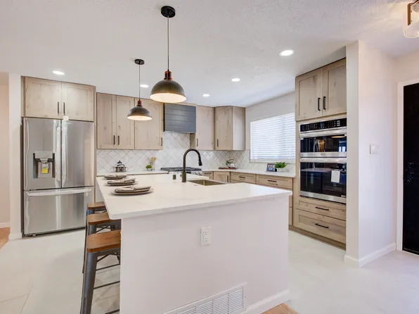 6504 Natalie Ave NE, Albuquerque, NM 87110