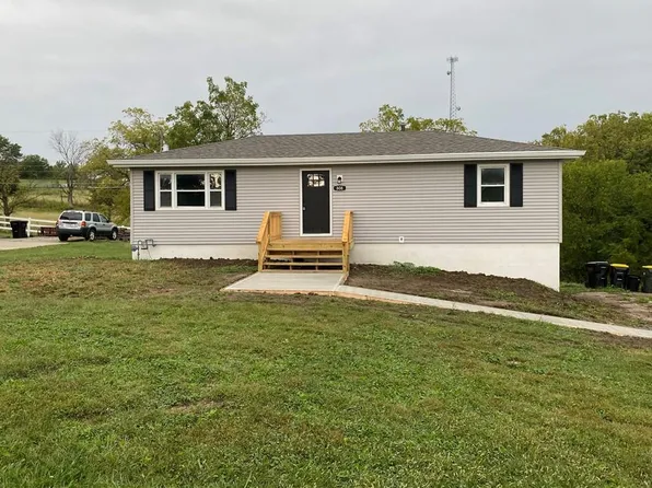 808 N 6th Ter, Savannah, MO 64485