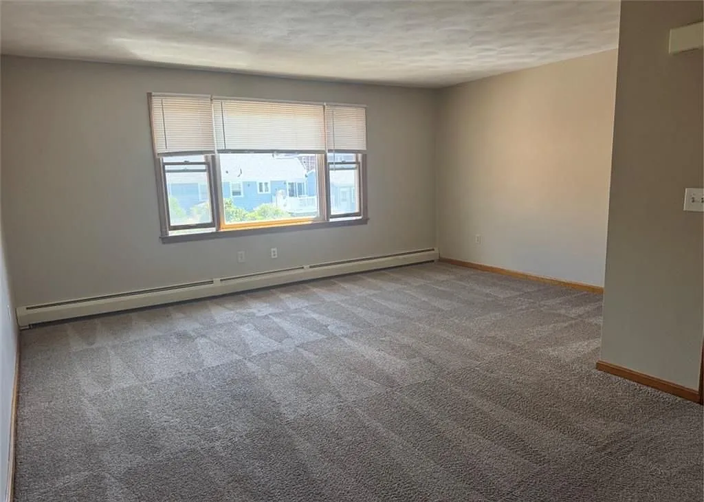 2 bed, 1.0 bath, 950 sqft, $1,700 — Photo 3