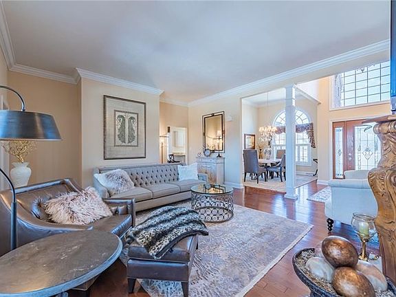 4th image of 5025 Eagle Point Dr