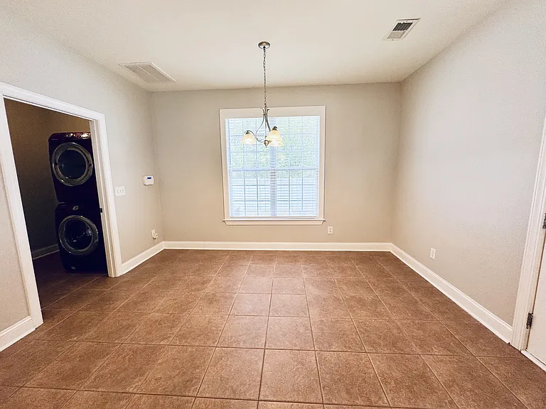 3571 Brampton Dr — Photo 16
