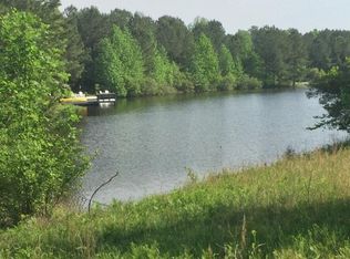 241 Broken Ridge Trl, West End, NC 27376