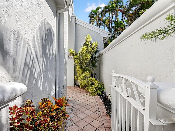 4th image of 4477 Kensington Park Way