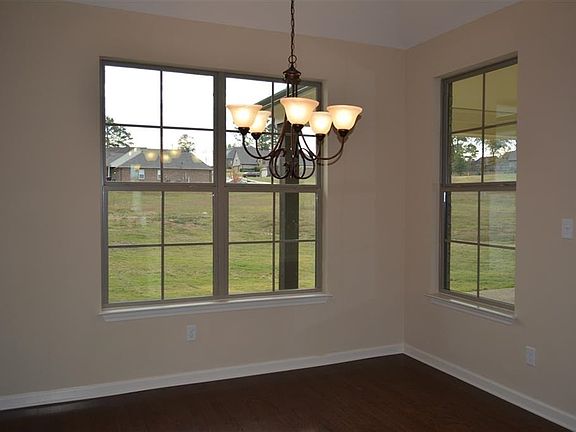 5th image of 200 Dogwood Spring Dr