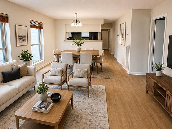 3rd image of 67 E White Willow Cir