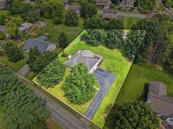 3rd image of 405 Freedom Rd