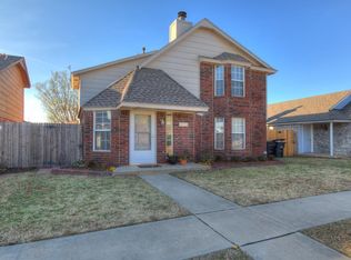 2115 Parkview Dr, Moore, OK 73170