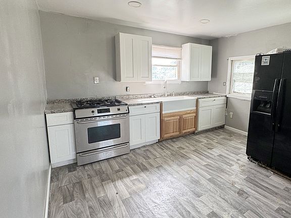 2nd image of 19172 Andover St