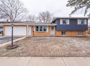 18331 Hickory St, Lansing, IL 60438