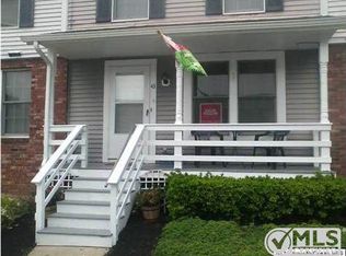 43 Dayna Ct, Perth Amboy, NJ