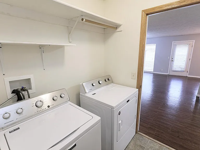 8805 Venice Ln — Photo 11