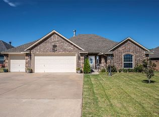 20747 Twisted Oak Rd, Harrah, OK 73045