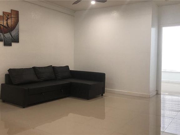 3rd image of 2203 Lake Debra Dr APT 122