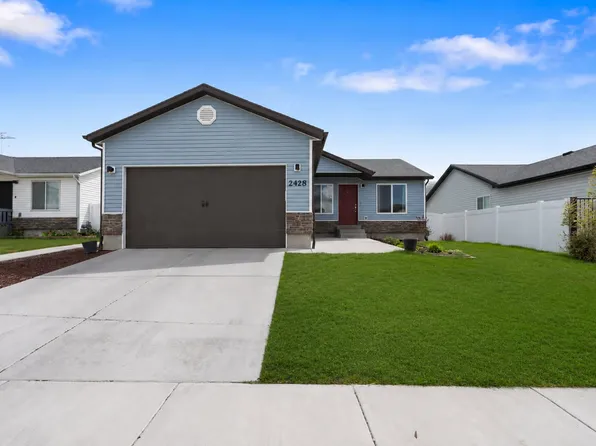 2428 E Jim Bridger Dr, Eagle Mountain, UT 84005