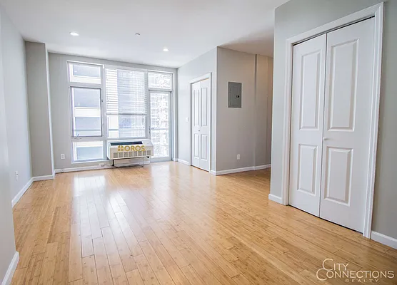 Rented by City Connections Realty | media 3