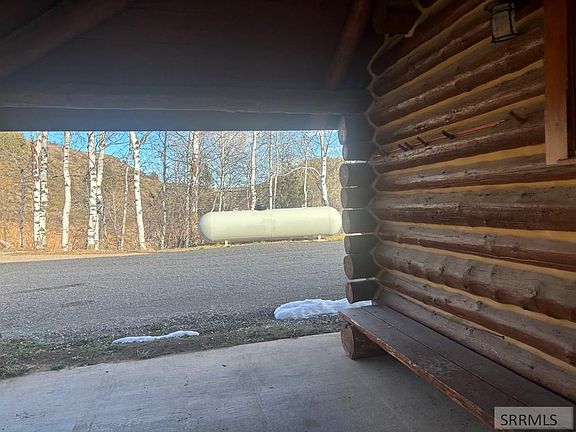 4th image of 1547 Cherry Butte Rd