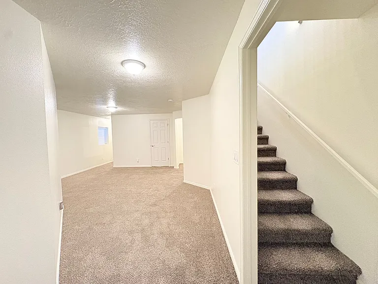 334 W Mountain View Dr — Photo 11