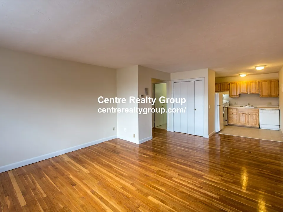 84 Gardner St #25