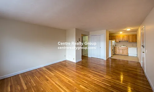 84 Gardner St Photo 1