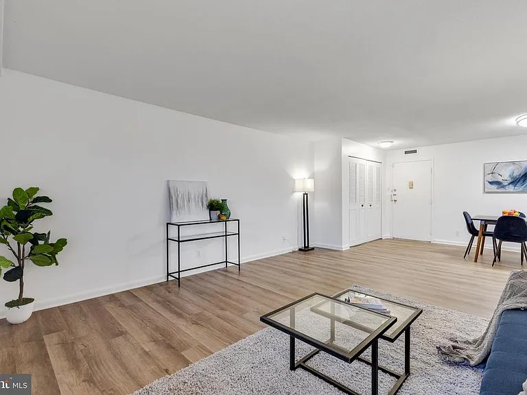 2030 N Adams St #303 — Photo 6