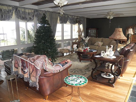 2nd image of 150 Bayou Cir