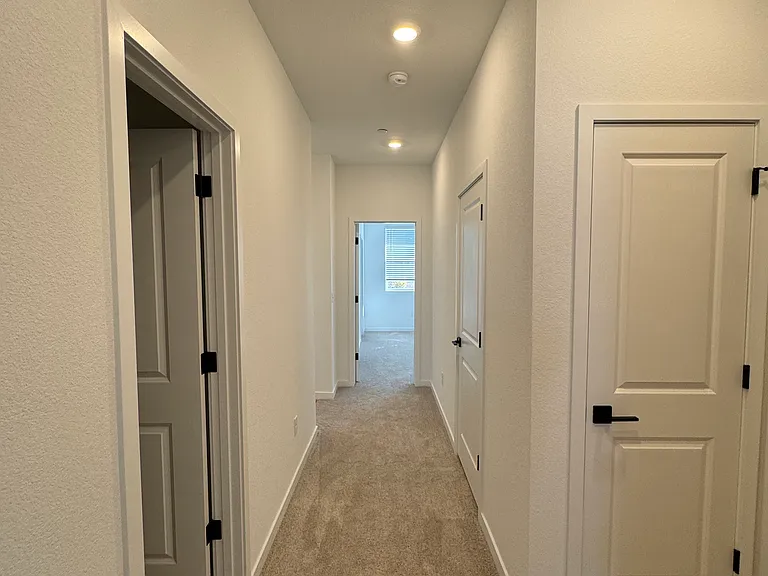 764 Nob Hill Ln — Photo 16