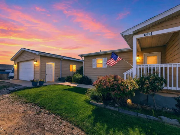13924 Bergstrom Dr, Williston, ND 58801