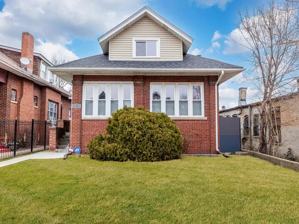 7251 S Paxton Ave, Chicago, IL 60649