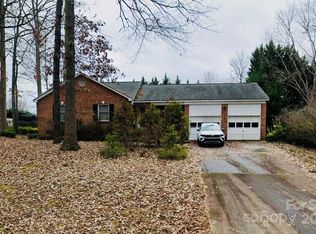 4424 Huntington Dr, Gastonia, NC 28056