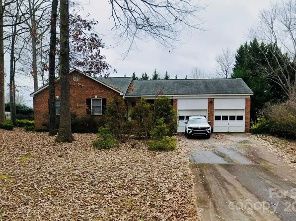 4424 Huntington Dr, Gastonia, NC 28056