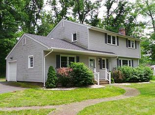 10 Castlewood Dr, Vernon, CT 06066
