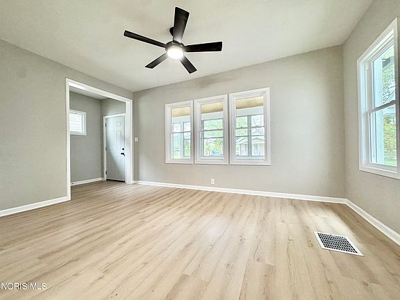5th image of 32 Allison Ave